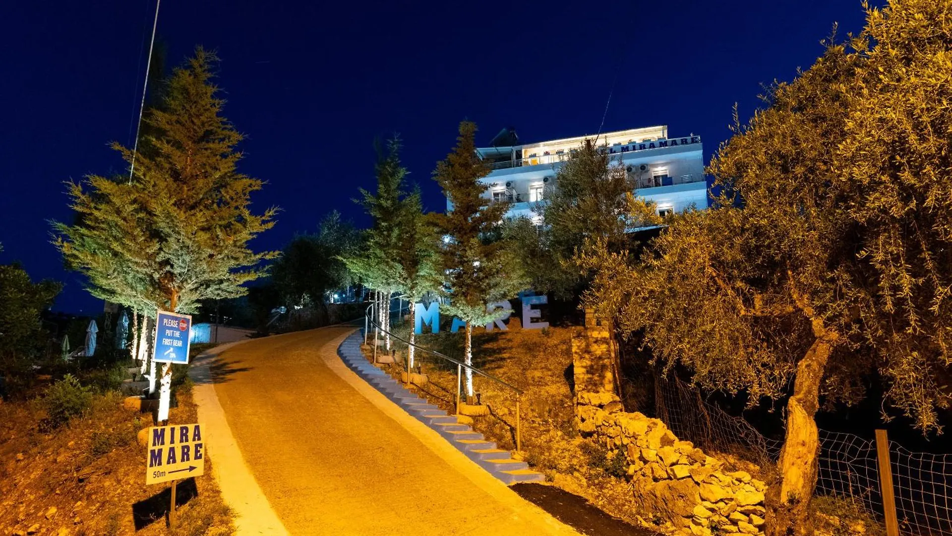 Hotel Mira Mare Ksamil 4*,  Albania