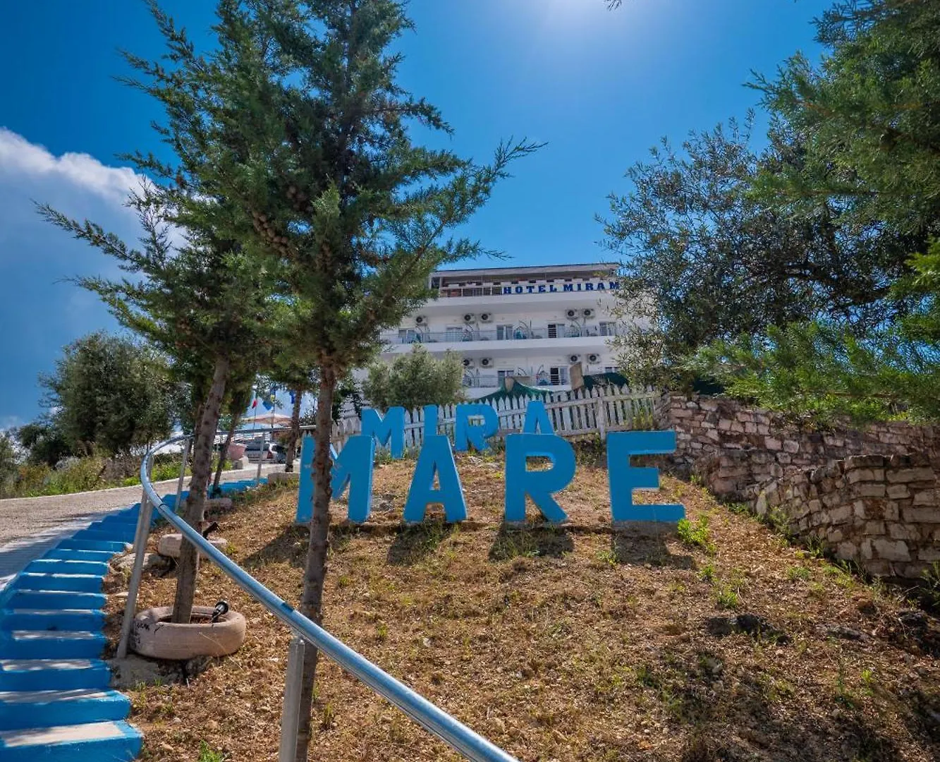 Hotel Mira Mare Ksamil 4*,