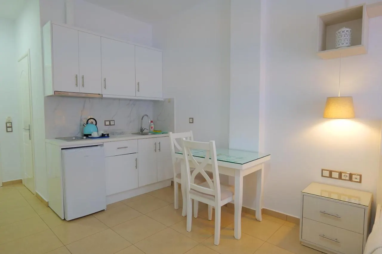 Hotel Mira Mare Ksamil 4*,  Albânia