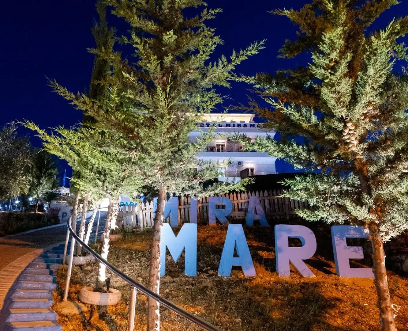 Hotel Mira Mare Ksamil 4*,  Albânia