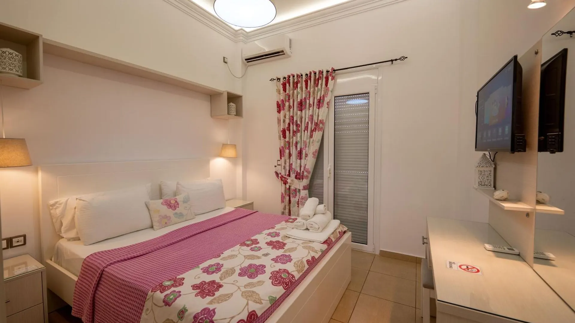 Hotel Mira Mare Ksamil 4*,  Albânia
